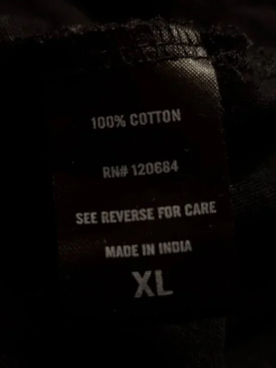 Hot Topic Tee - Picture 4 of 6